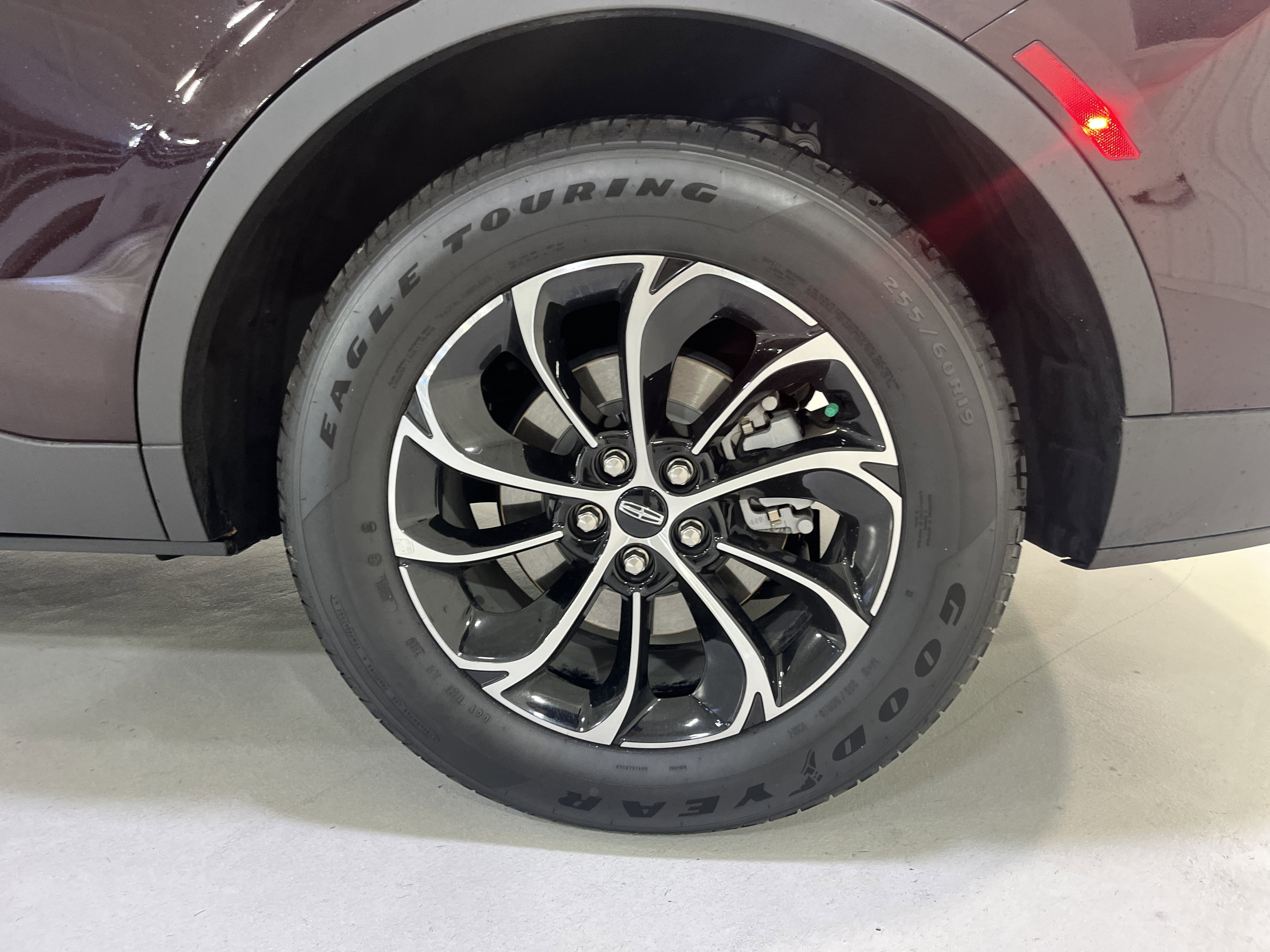 Used 2024 Lincoln Nautilus Premier w/ Equipment Group 102A image 5