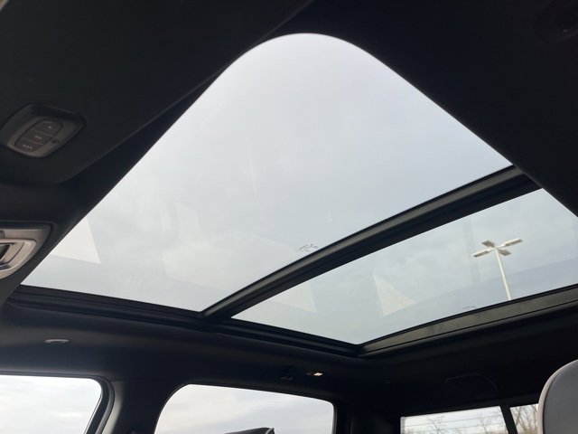 Used 2025 RAM 1500 Laramie w/ Sport Appearance Package image 32