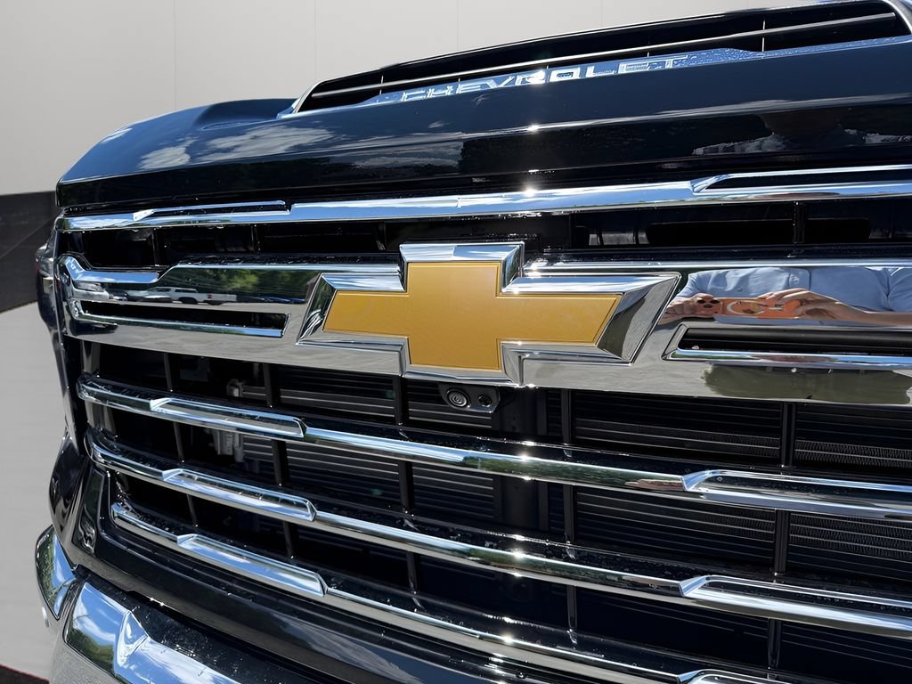 New 2026 Chevrolet Silverado 2500 LTZ w/ LTZ Premium Package AWD/4WD image 11