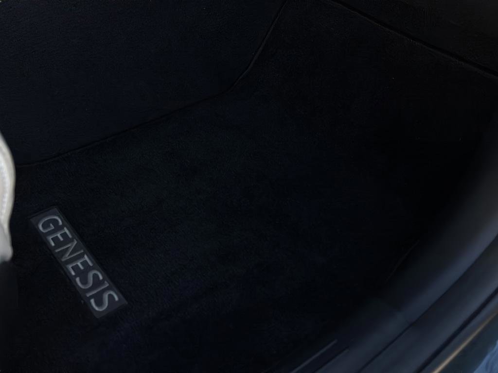 Used 2023 Genesis G70 3.3T w/ Sport Prestige Package image 39