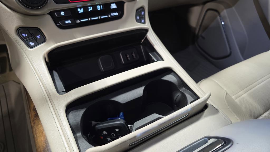 Used 2016 GMC Yukon Denali w/ Open Road Package image 36