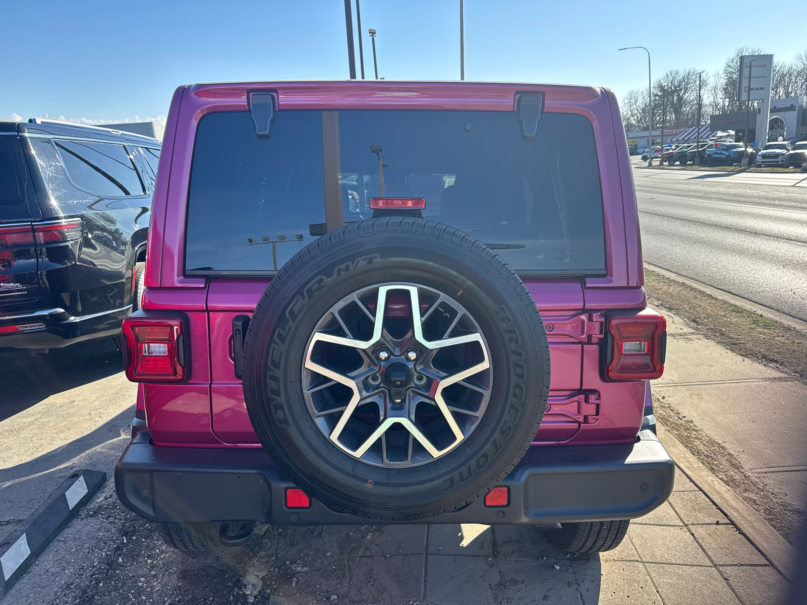 Used 2024 Jeep Wrangler Sahara w/ Safety Group image 4