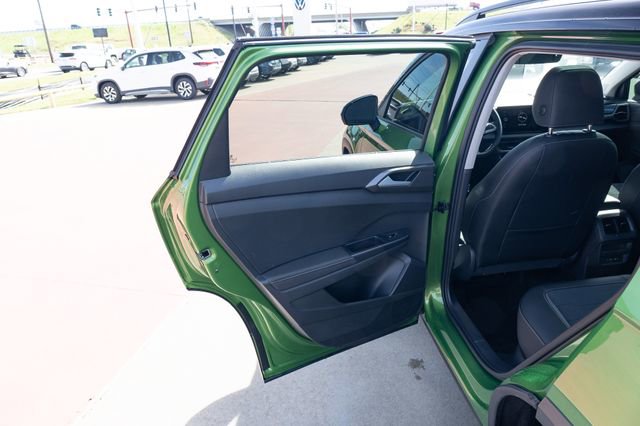 New 2026 Volkswagen Taos SE image 14