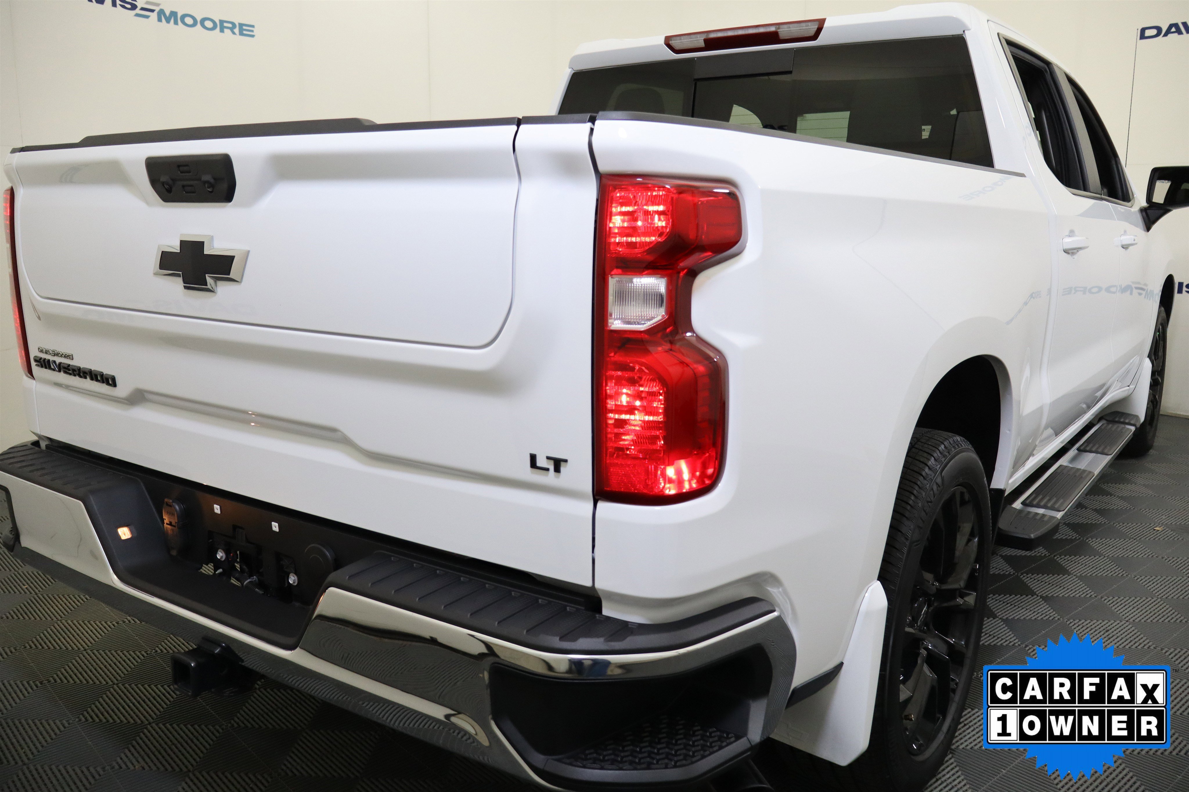 Used 2025 Chevrolet Silverado 1500 LT w/ Leather Package image 4