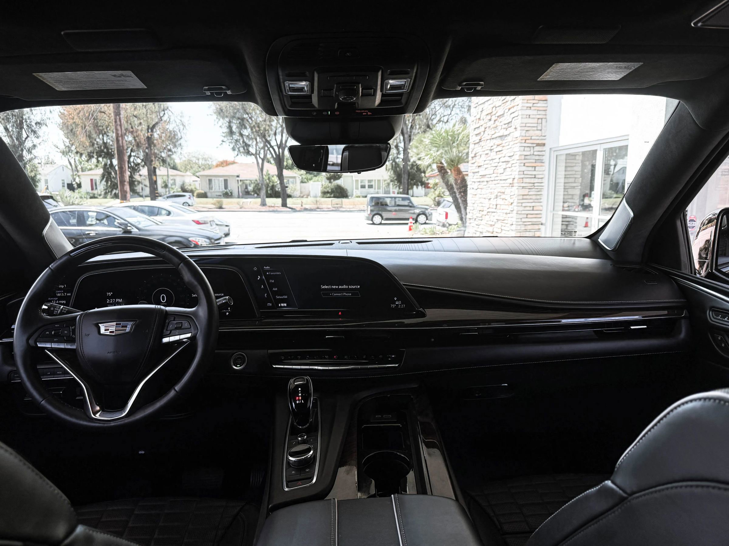 Used 2022 Cadillac Escalade ESV Sport Platinum w/ Heavy-Duty Trailer Package AWD/4WD image 28