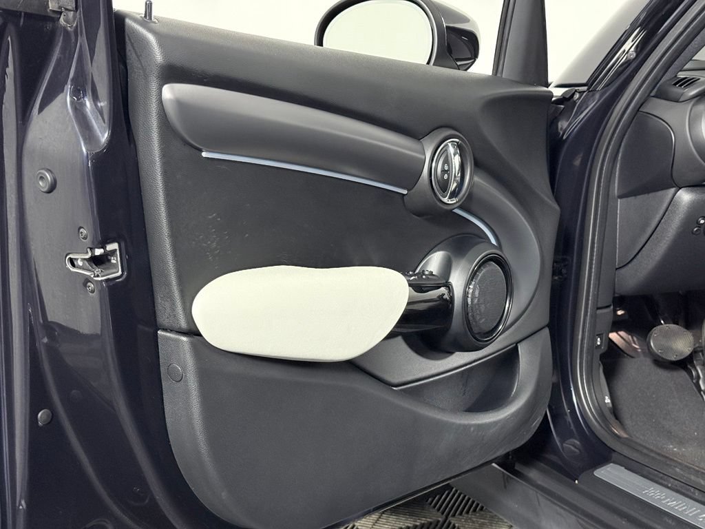 Certified 2024 MINI Cooper S FWD image 29