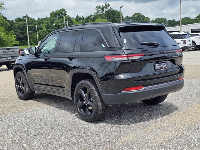 New 2026 Jeep Grand Cherokee Limited w/ Limited Altitude Package RWD image 26