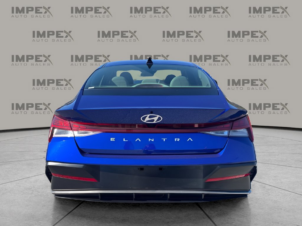Used 2025 Hyundai Elantra SEL FWD image 4