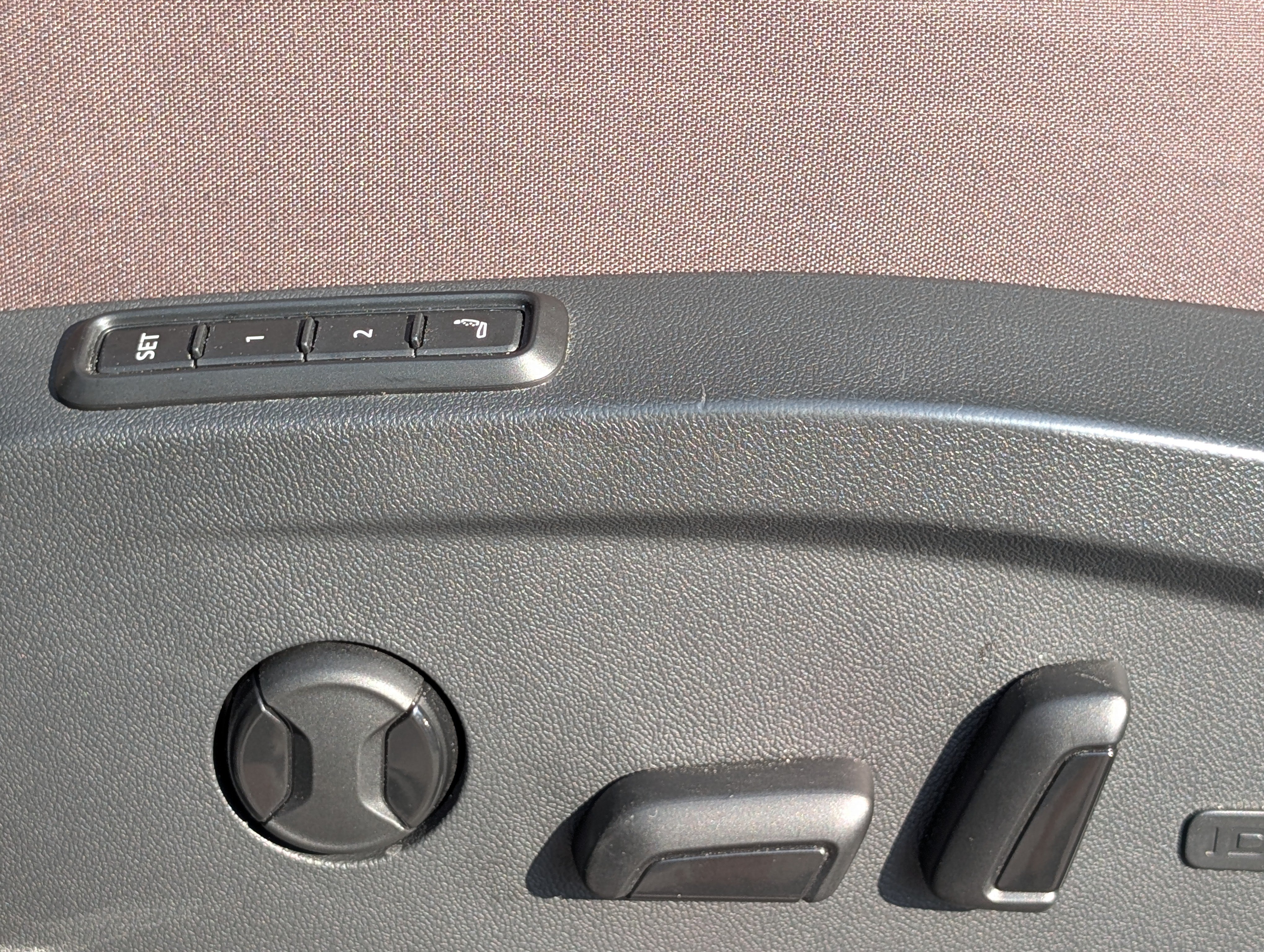 Used 2025 Volkswagen ID. Buzz Pro S Plus RWD image 21