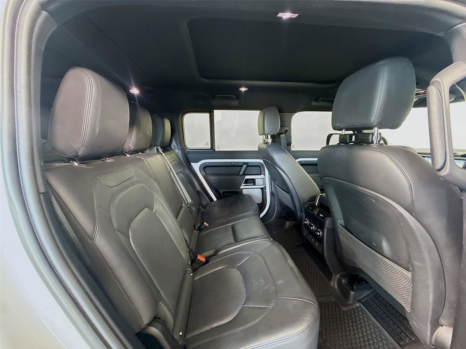 Used 2023 Land Rover Defender 130 S image 25