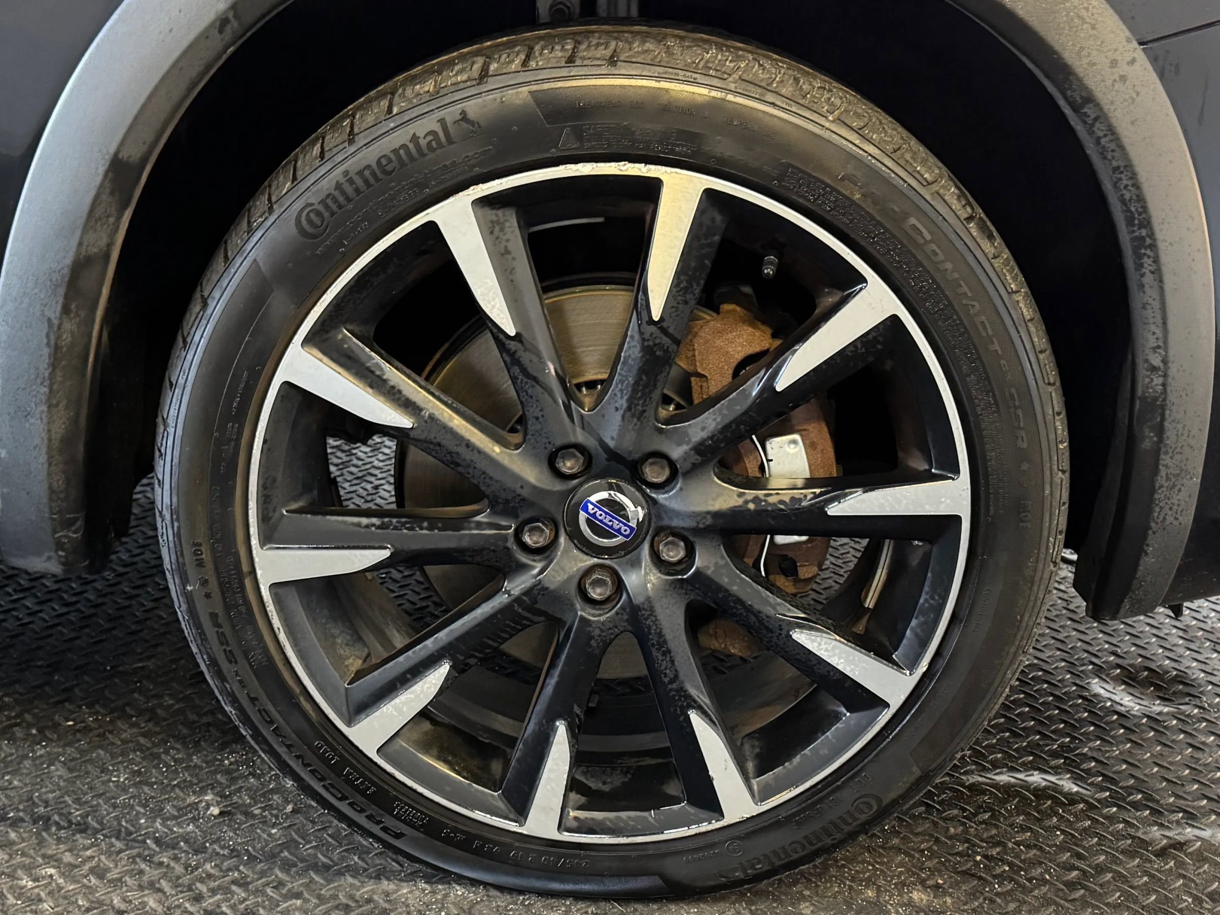 Used 2017 Volvo V60 T5 Cross Country w/ Convenience Package image 9