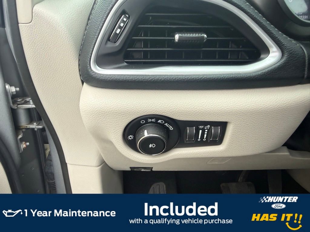 Used 2019 Chrysler Pacifica Limited w/ Advanced Safetytec Group FWD image 8