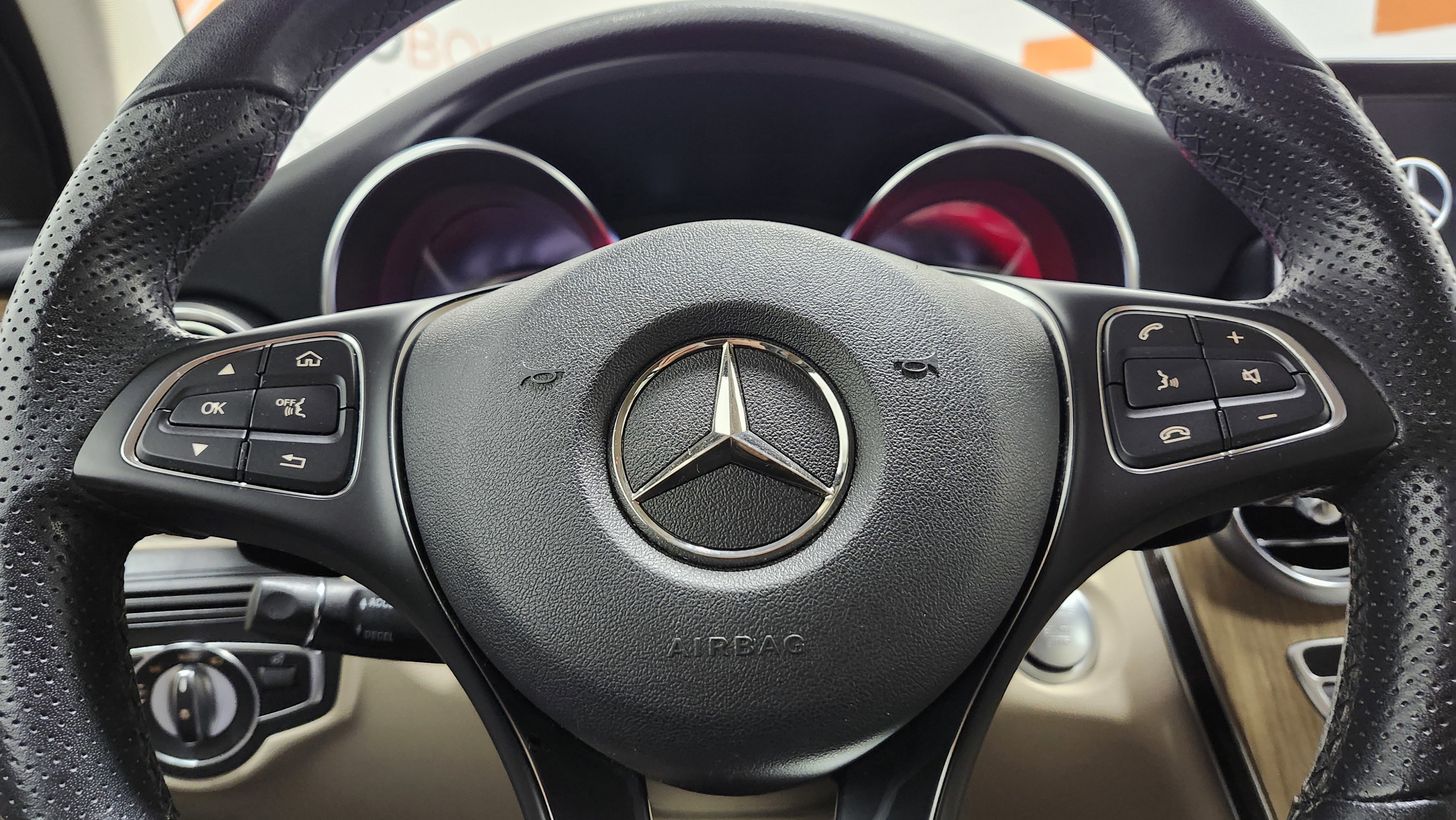 Used 2019 Mercedes-Benz GLC 300 w/ Premium Package image 26