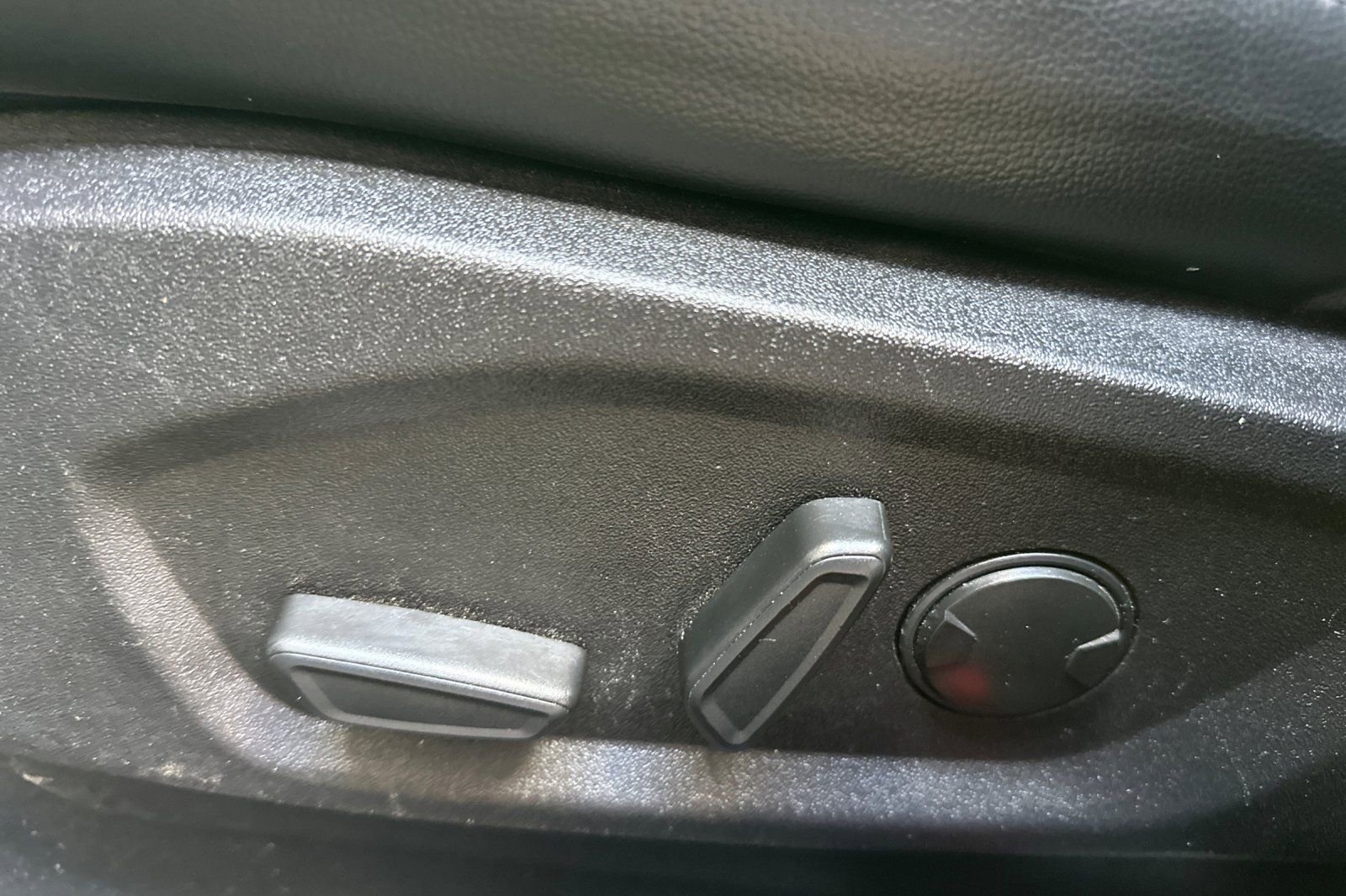 Used 2024 Ford Edge SEL AWD/4WD image 15