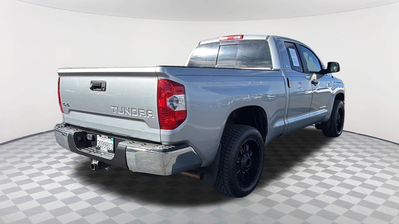 Used 2014 Toyota Tundra SR5 w/ SR5 Upgrade Package AWD/4WD image 5