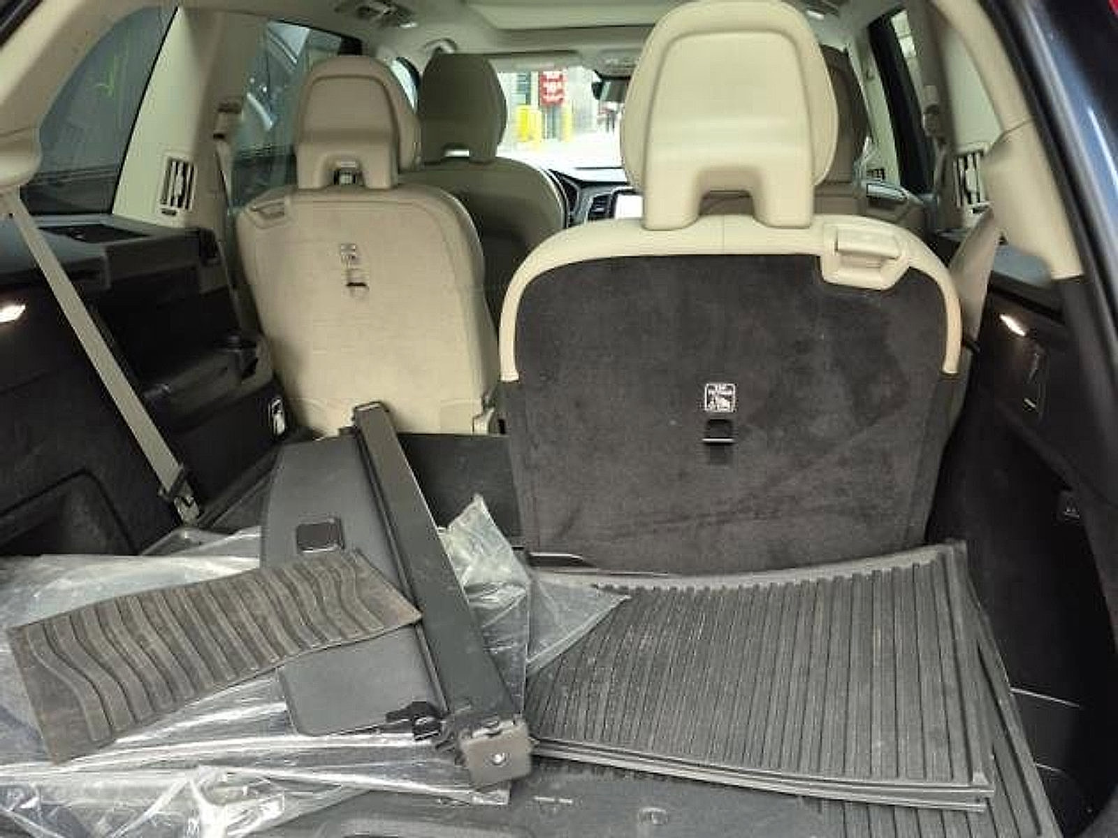 Certified 2023 Volvo XC90 B6 Plus w/ Protection Package Premier image 14