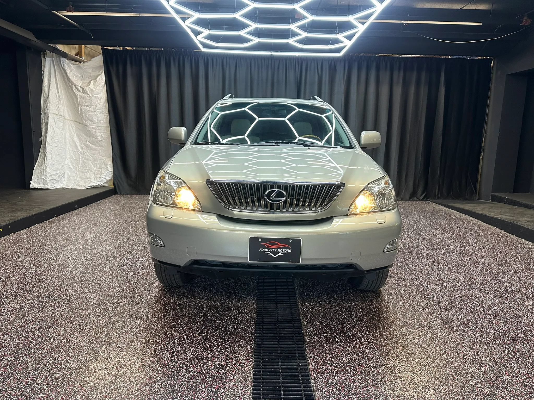 Used 2005 Lexus RX 330 AWD image 2
