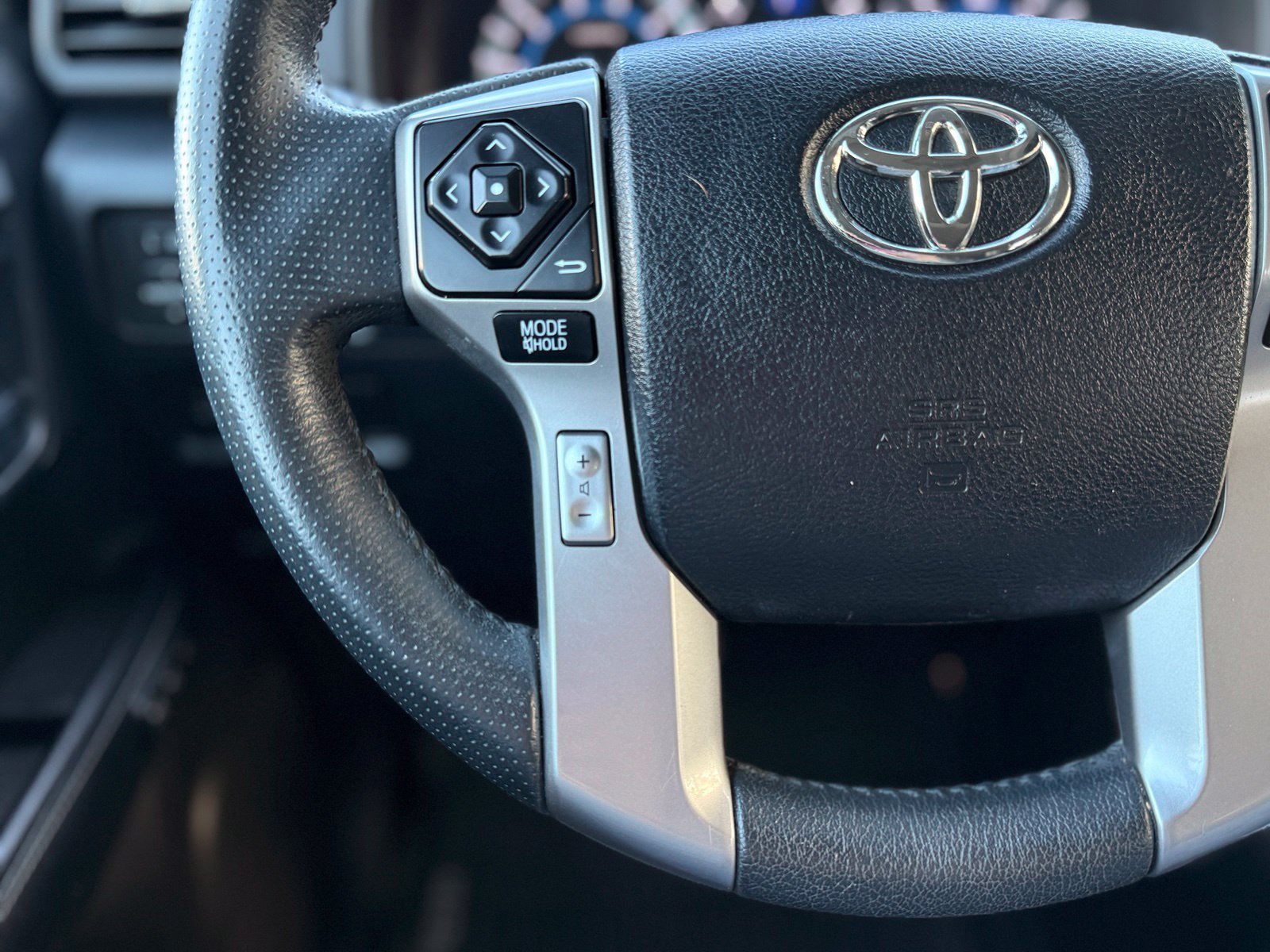 Used 2019 Toyota 4Runner Limited AWD/4WD image 25