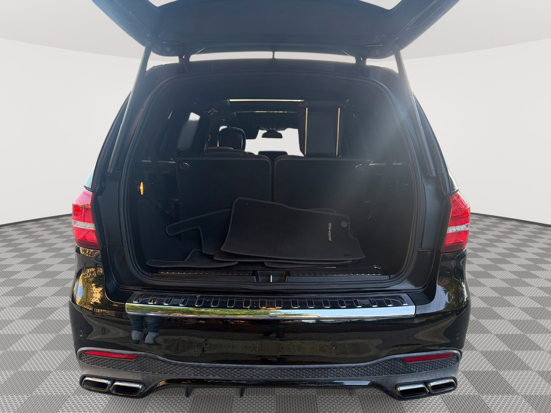 Used 2018 Mercedes-Benz GLS 63 AMG 4MATIC w/ Accessory Chrome Package image 21