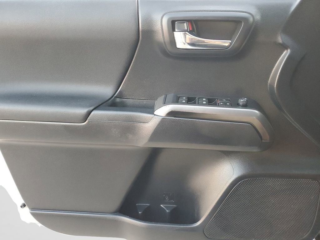 Used 2019 Toyota Tacoma TRD Off-Road image 25