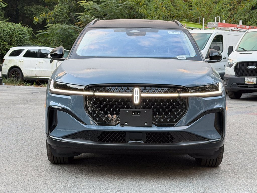 New 2026 Lincoln Nautilus Reserve w/ Jet Appearance Package AWD/4WD image 2
