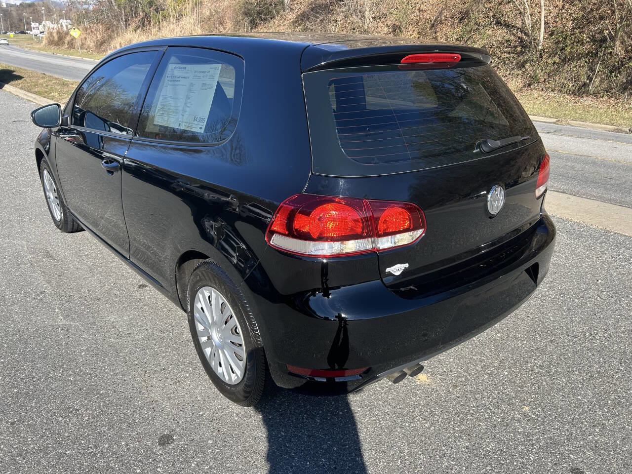 Used 2010 Volkswagen Golf 2-Door image 6