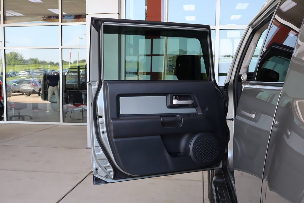 Used 2012 Toyota FJ Cruiser 4WD w/ Upgrade Pkg image 15