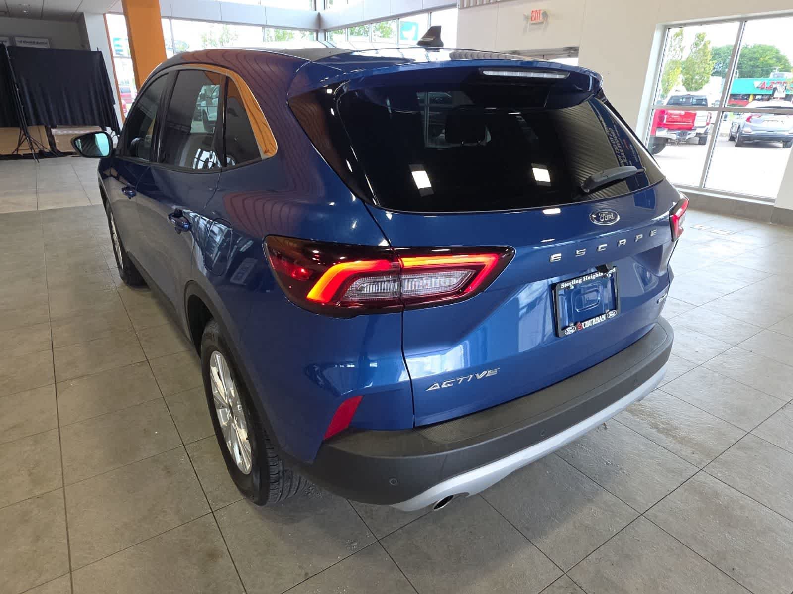 Used 2023 Ford Escape Active w/ Tech Pack #1 AWD/4WD image 10