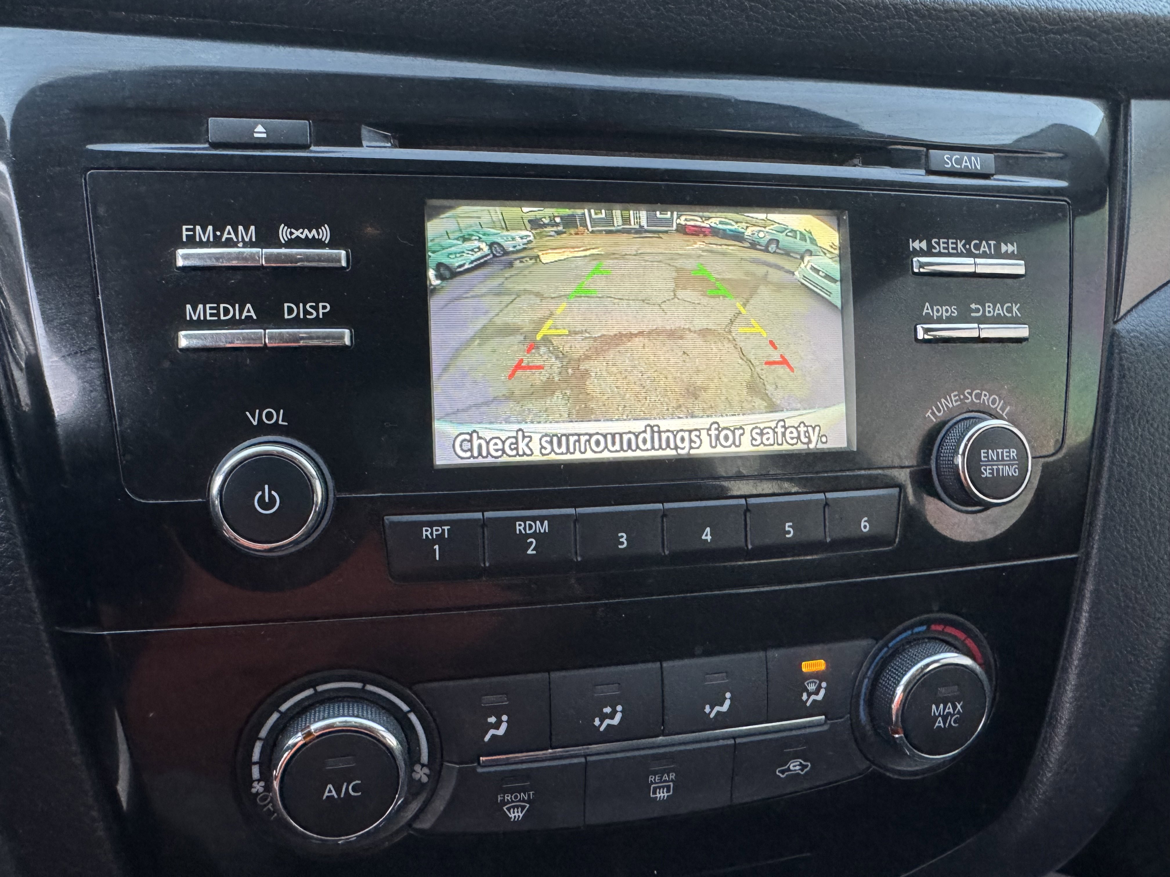 Used 2015 Nissan Rogue S image 18