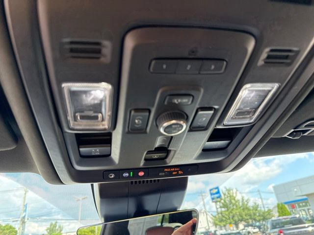 Used 2023 GMC Yukon Denali Ultimate AWD/4WD image 34