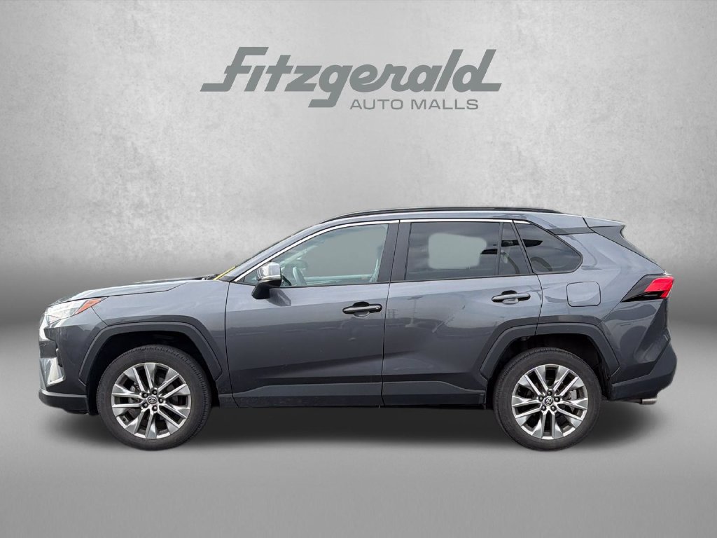 Used 2022 Toyota RAV4 XLE Premium AWD/4WD image 5