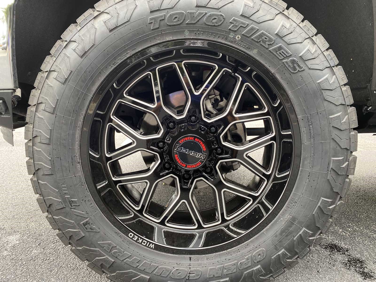 Used 2024 Chevrolet Silverado 2500 LTZ w/ LTZ Premium Package image 49