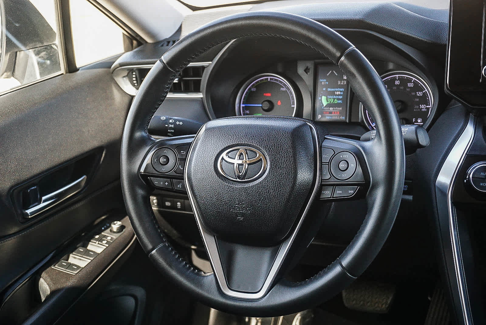 Used 2021 Toyota Venza LE w/ Carpet Mat Package (TMS) AWD/4WD image 18