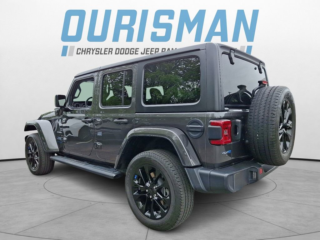 Used 2023 Jeep Wrangler Unlimited Sahara w/ Cold Weather Group AWD/4WD image 4