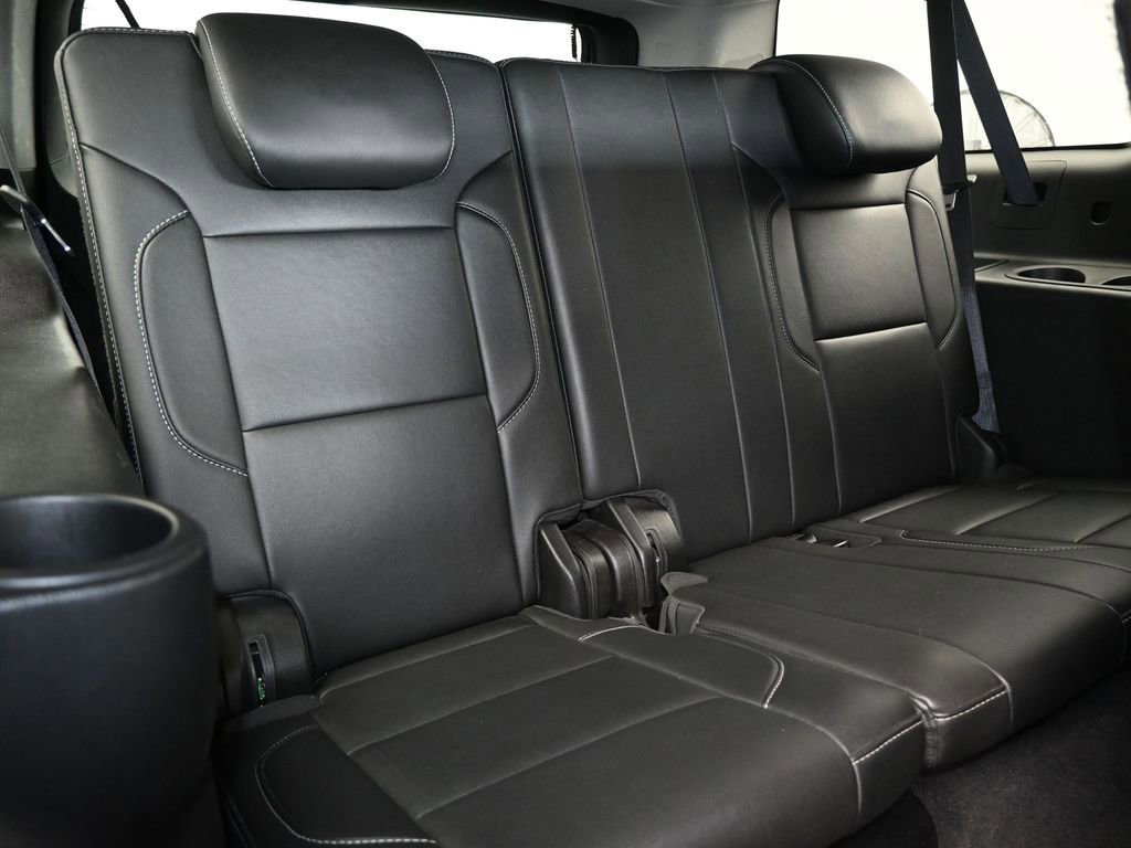 Used 2020 Chevrolet Suburban LT image 47
