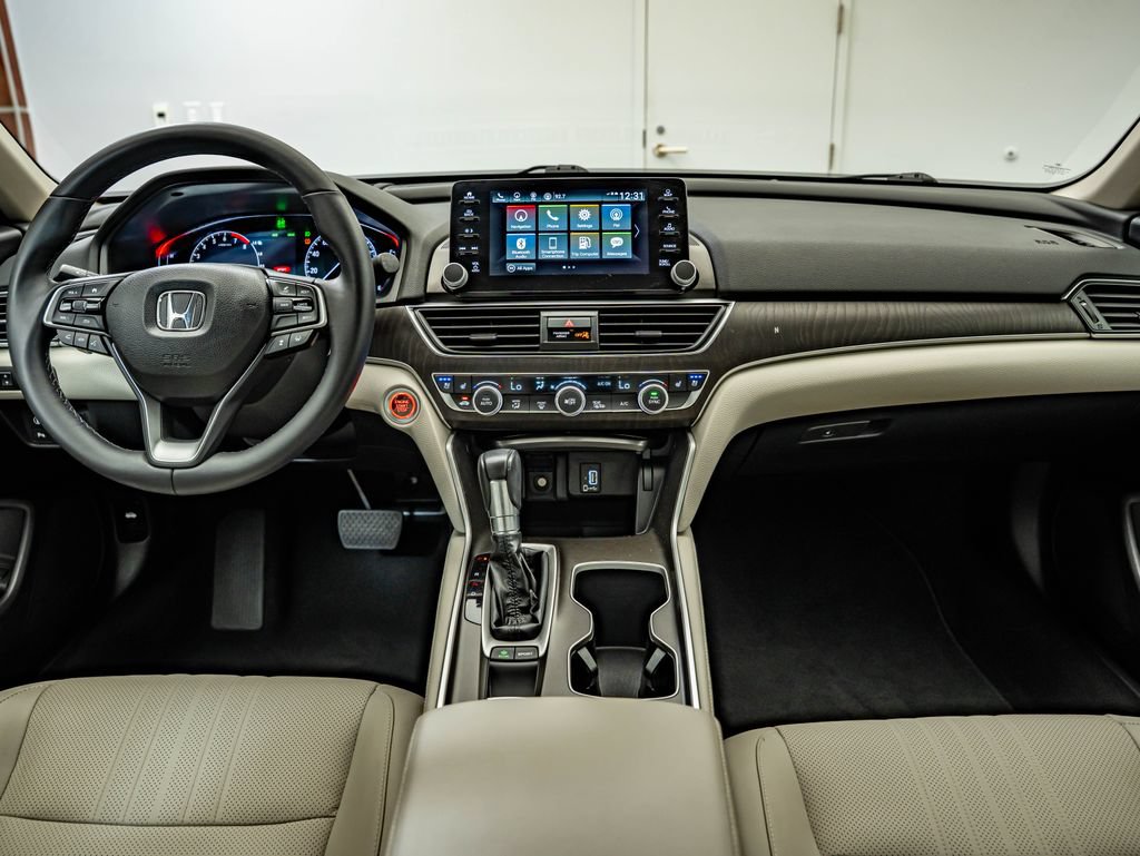 Used 2018 Honda Accord Touring image 29