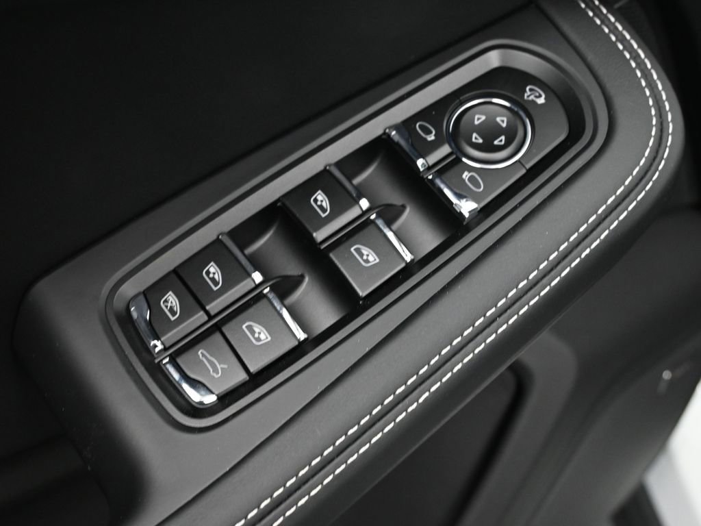 New 2026 Porsche Macan S image 19