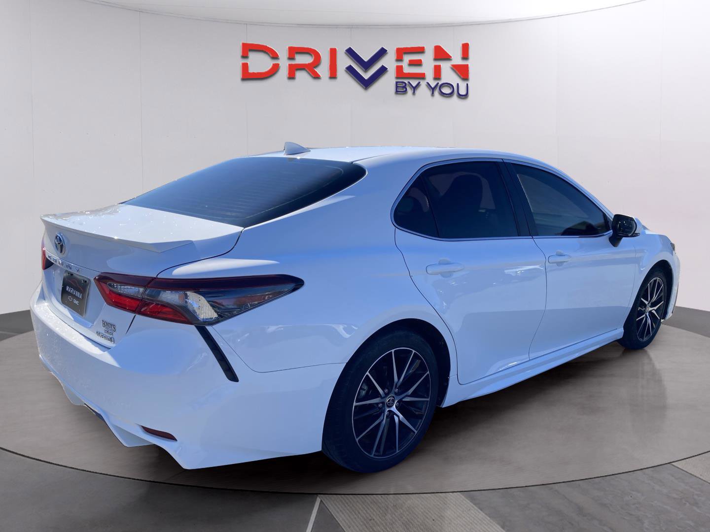 Used 2022 Toyota Camry SE image 6