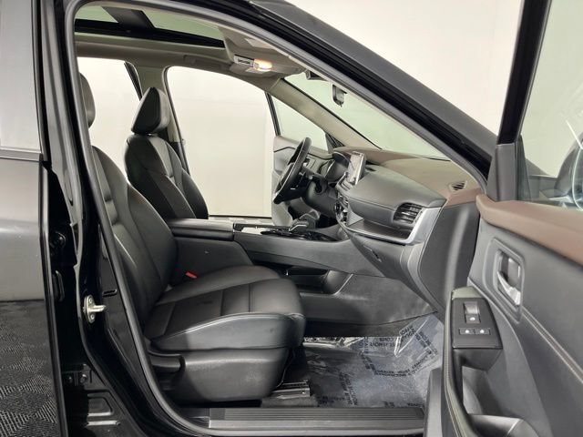 Used 2023 Nissan Rogue SV w/ SV Premium B Package FWD image 40