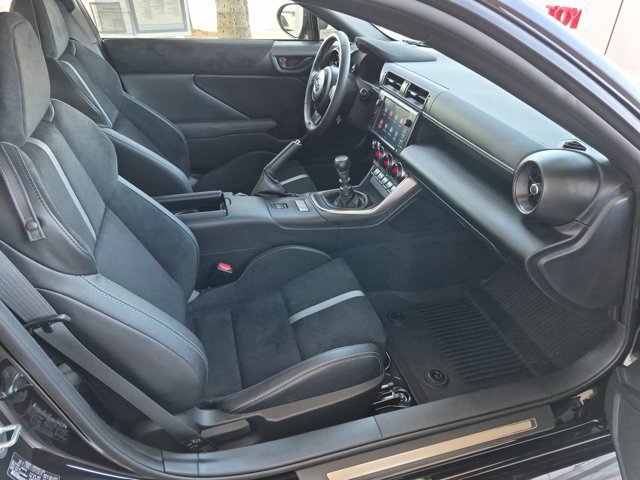 Used 2025 Toyota GR86 Premium w/ ALL Weather Mat Package (TMS) RWD image 5