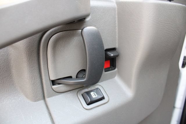 Used 2022 Chevrolet Express 2500 w/ Driver Convenience Package RWD image 4