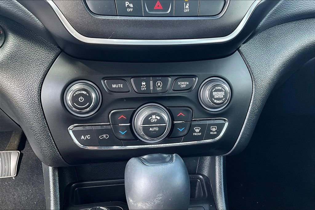 Used 2021 Jeep Cherokee Trailhawk w/ Comfort/Convenience Group image 30