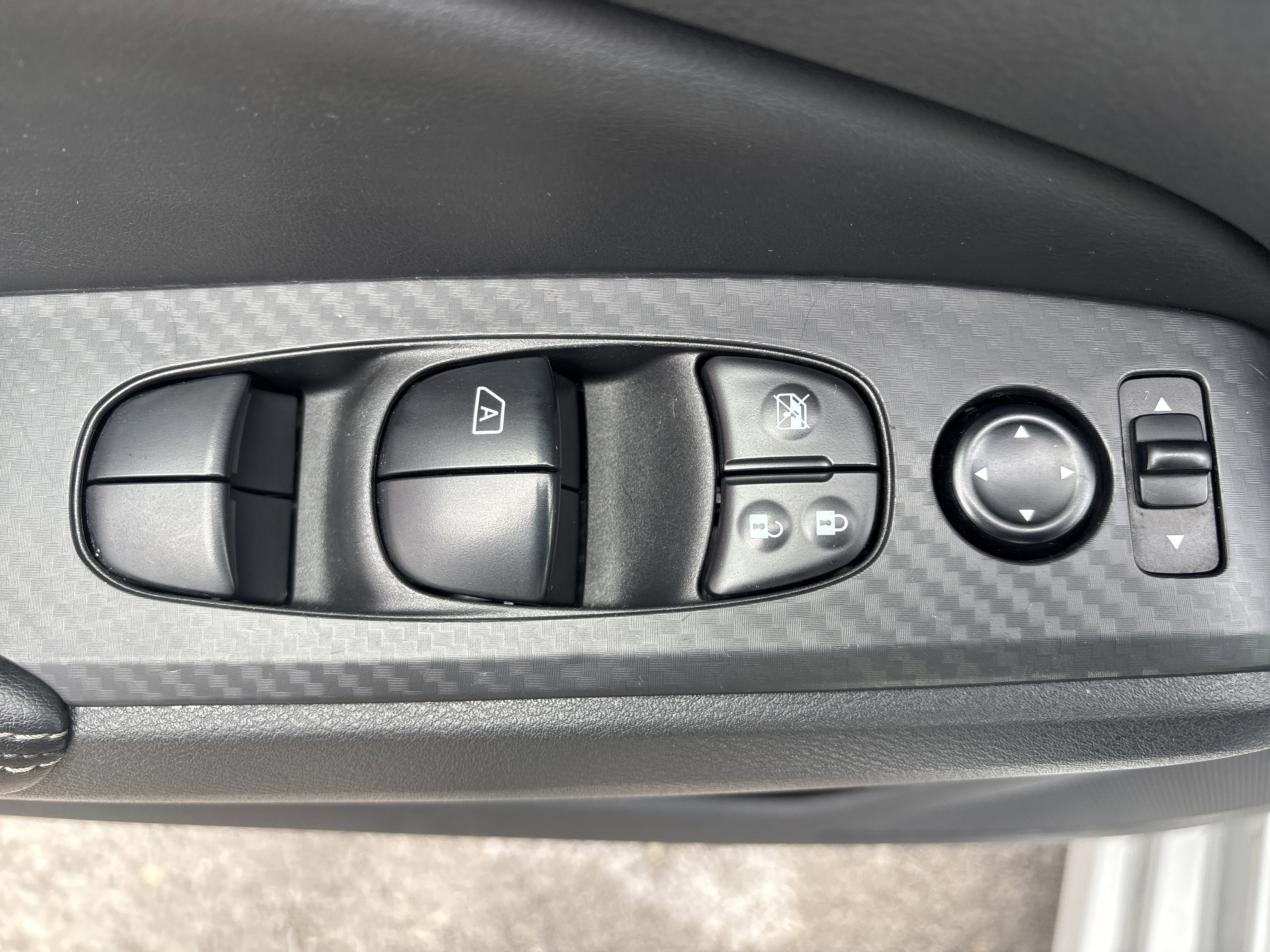 Used 2024 Nissan Altima 2.5 SV image 17