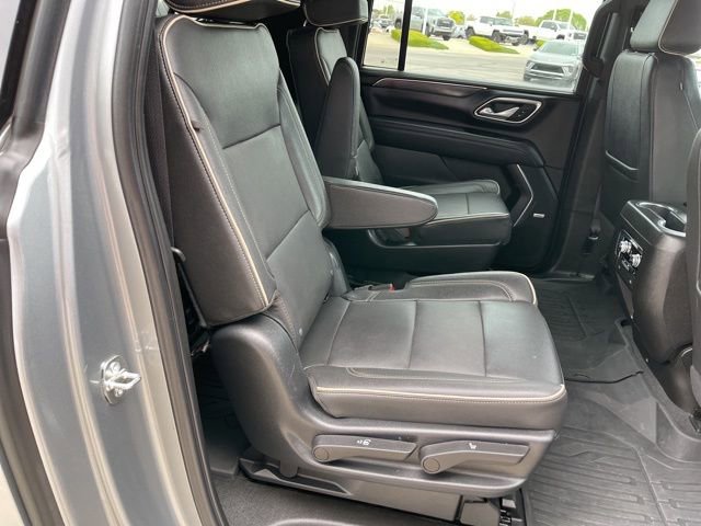 Used 2023 GMC Yukon XL SLT w/ SLT Premium Package image 19