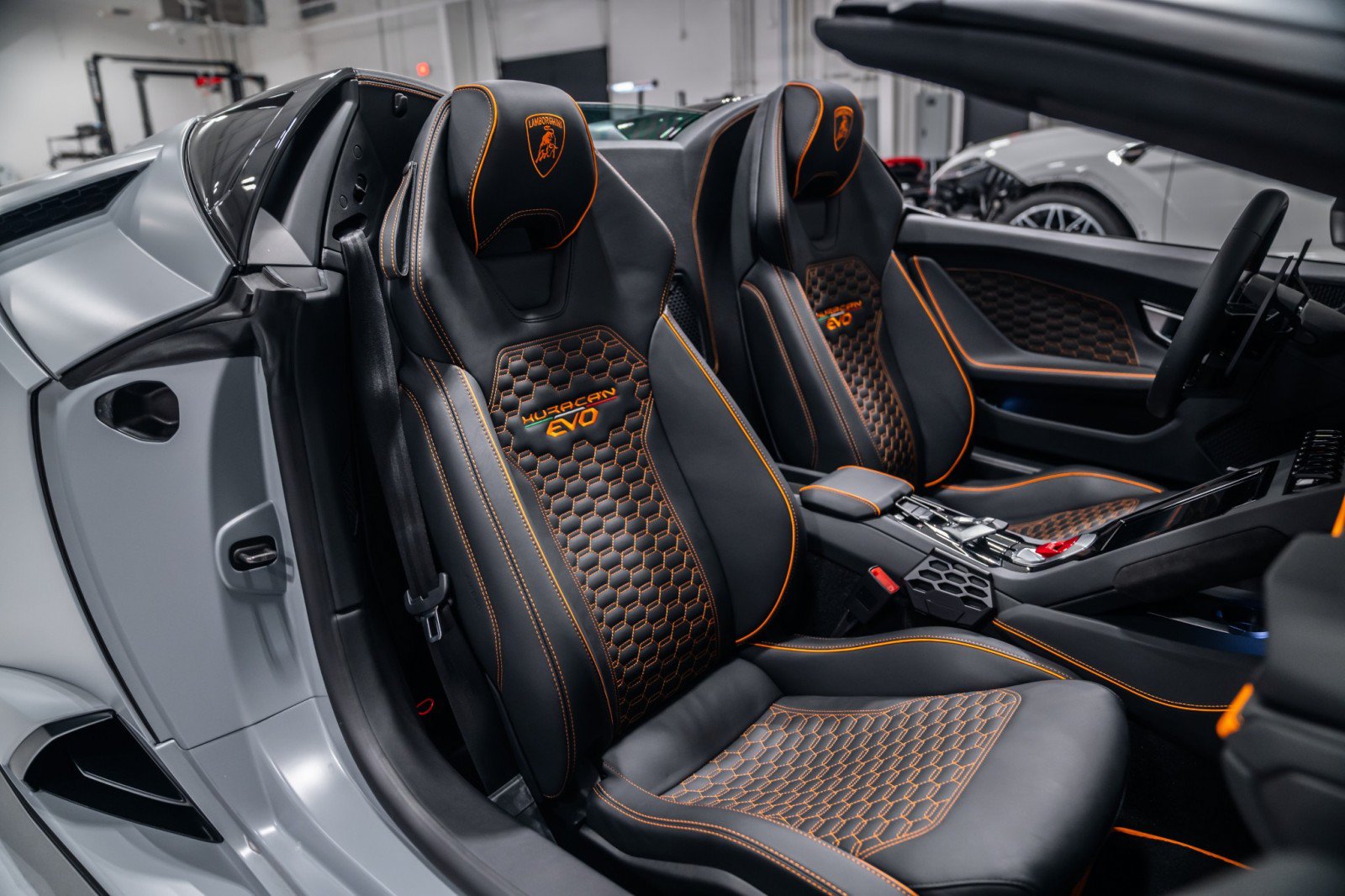 Used 2024 Lamborghini Huracan EVO AWD/4WD image 14