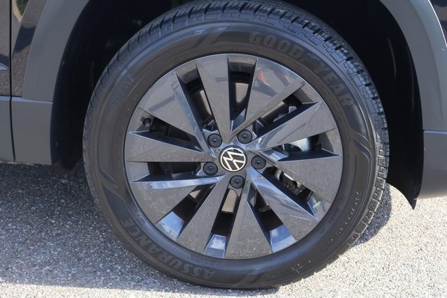 Certified 2023 Volkswagen Taos S image 9