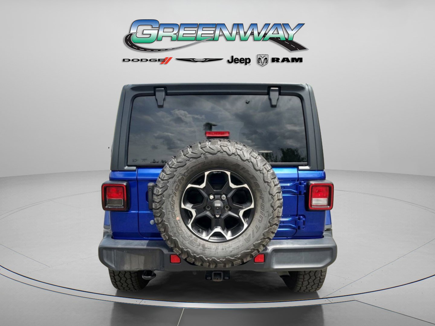 Used 2018 Jeep Wrangler Unlimited Sahara image 2