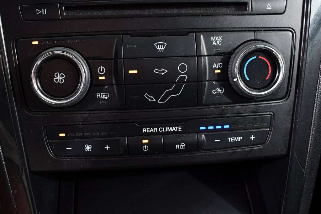 Used 2017 Ford Explorer XLT AWD/4WD image 30