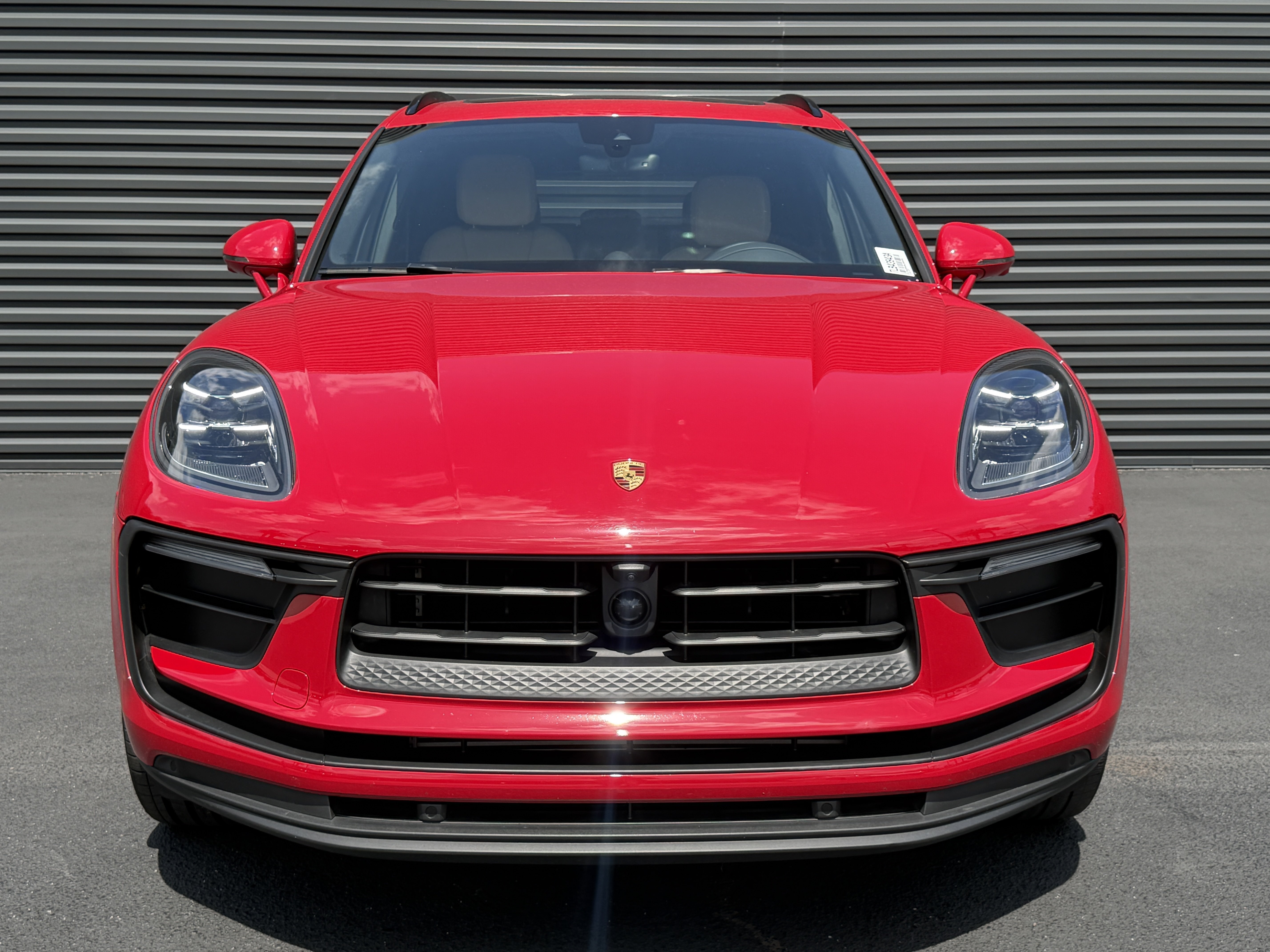 Certified 2024 Porsche Macan AWD/4WD image 6