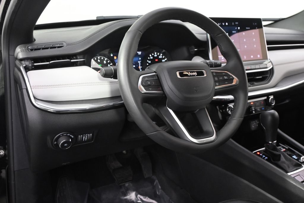 Used 2024 Jeep Compass Limited AWD/4WD image 11